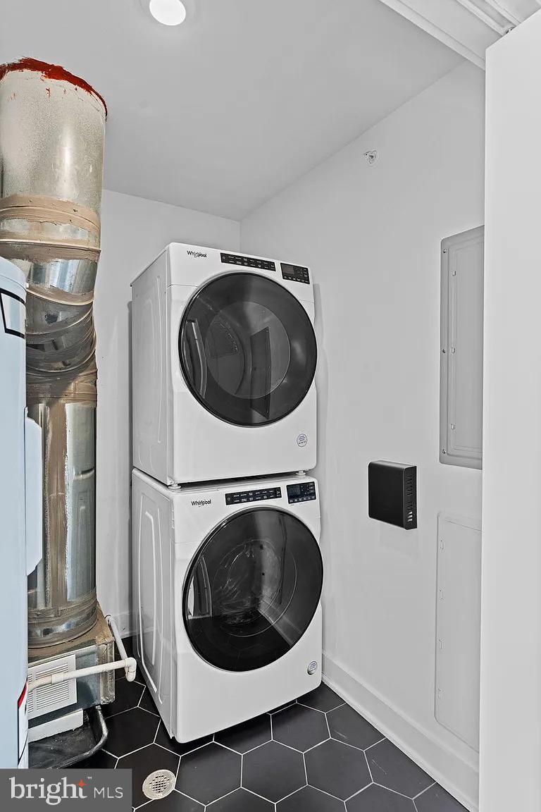 UNIVERSITY CITY - Residential Lease