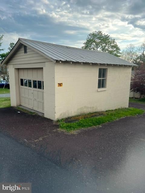 1787 HENDRICKS ROAD