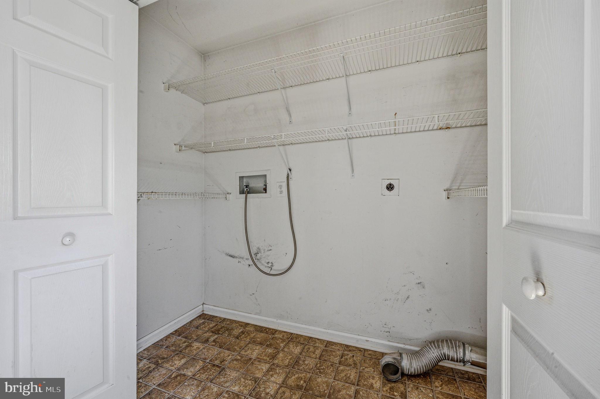 JAMESTOWNE - Residential