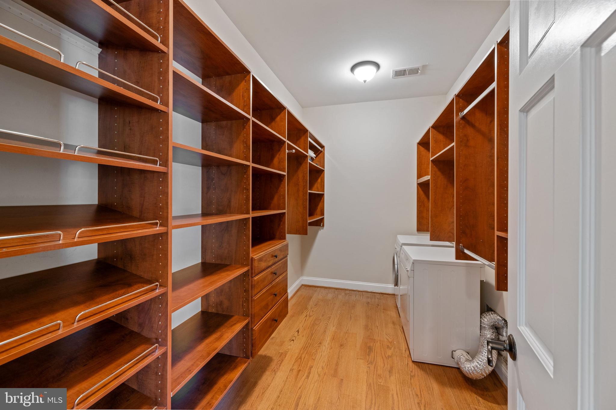 LEE HEIGHTS - Residential