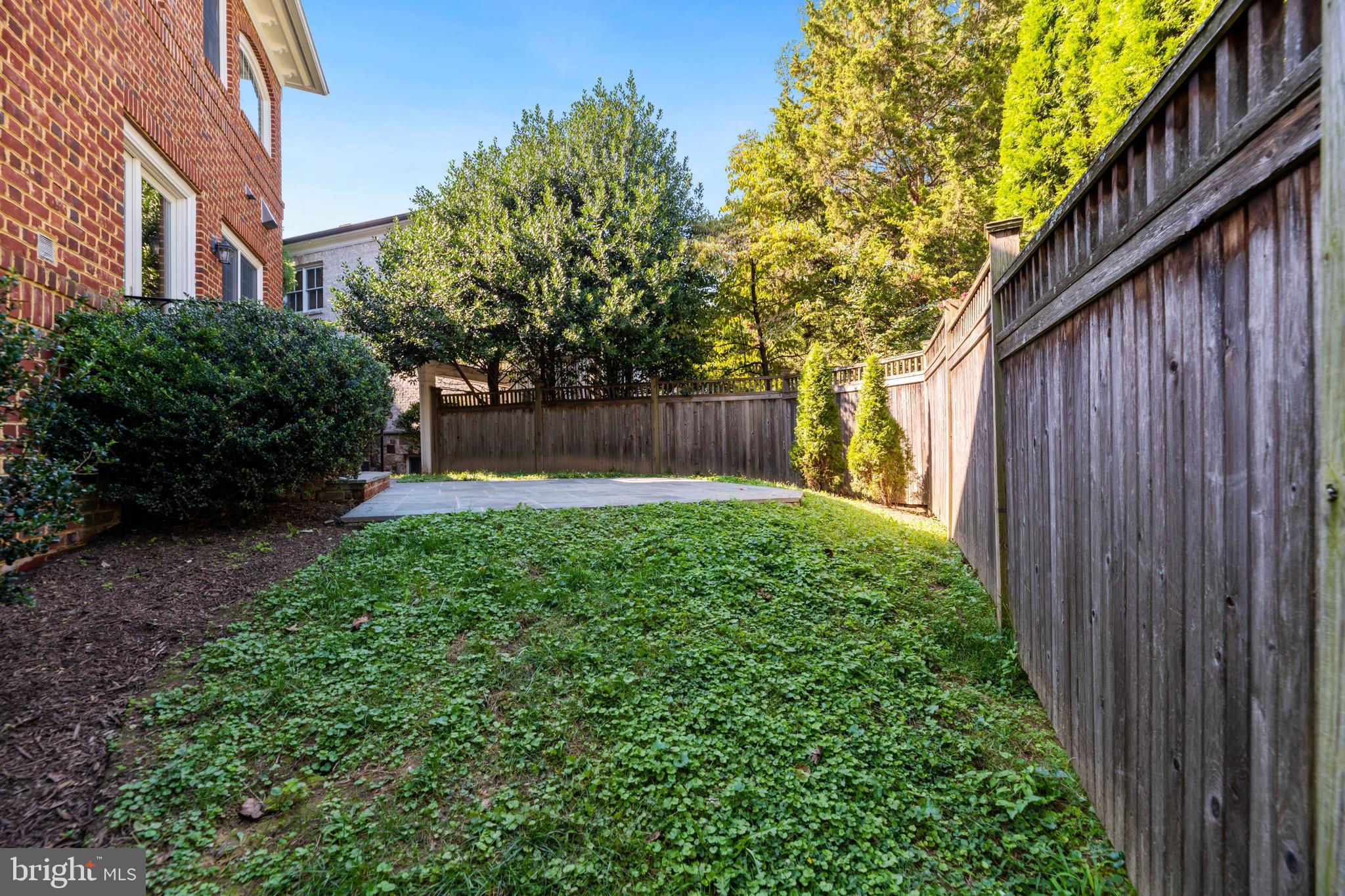 LEE HEIGHTS - Residential