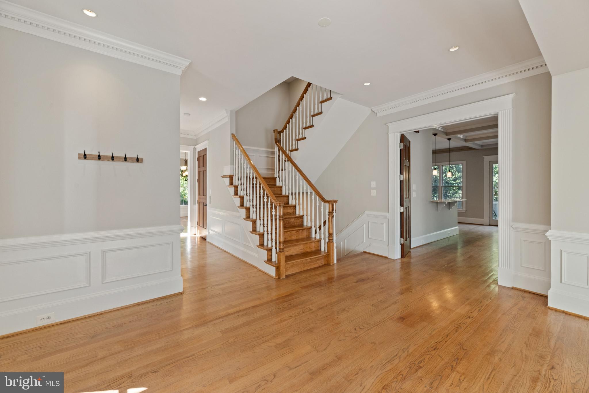 LEE HEIGHTS - Residential