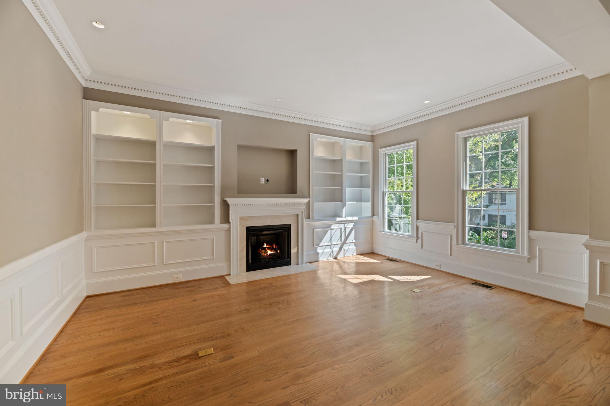 LEE HEIGHTS - Residential