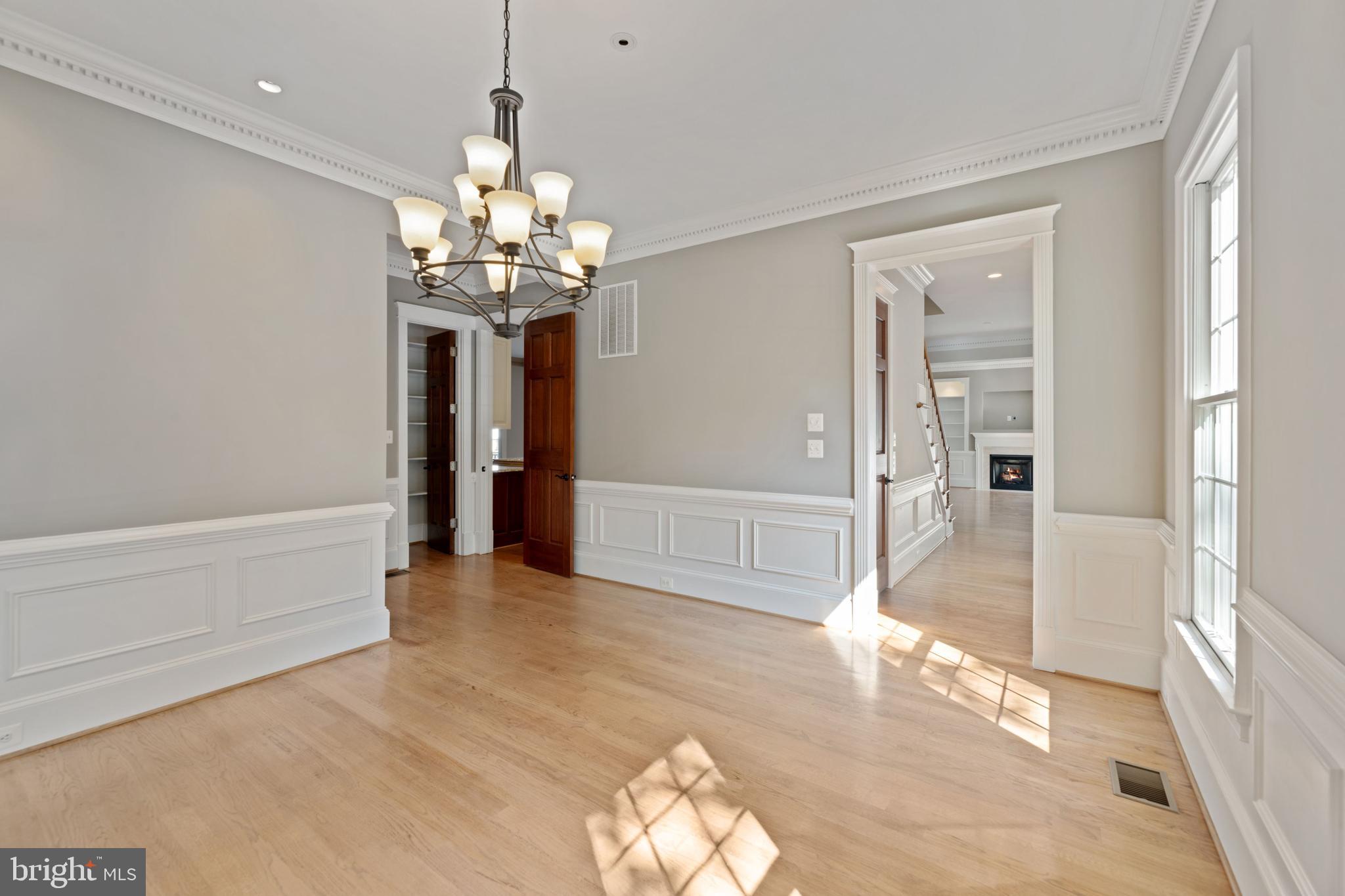 LEE HEIGHTS - Residential