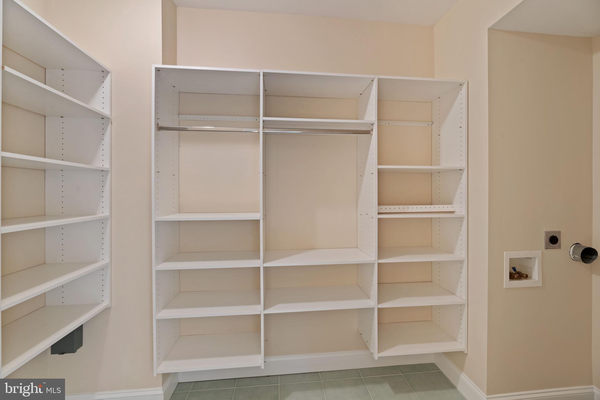 LEE HEIGHTS - Residential