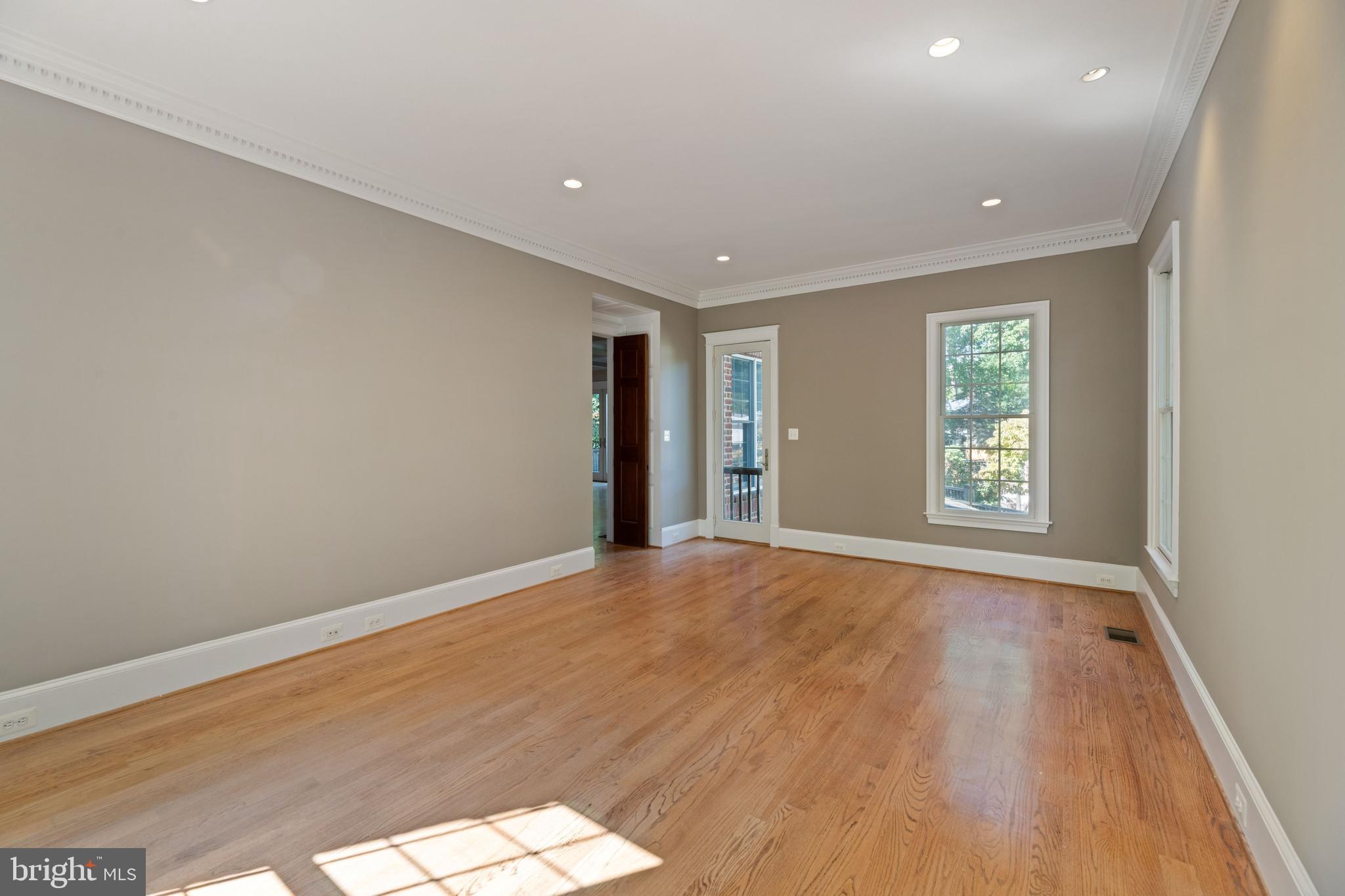 LEE HEIGHTS - Residential