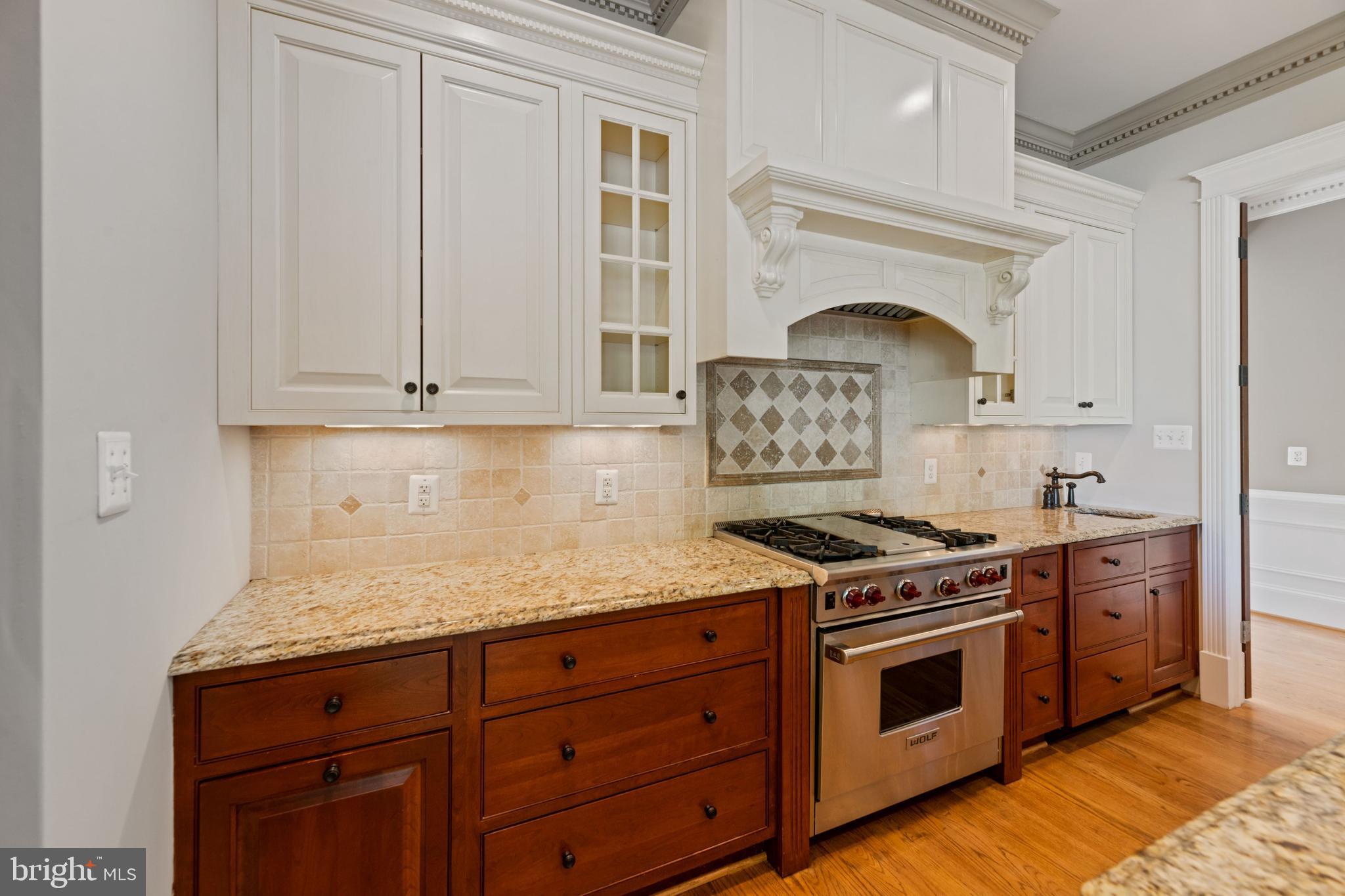 LEE HEIGHTS - Residential