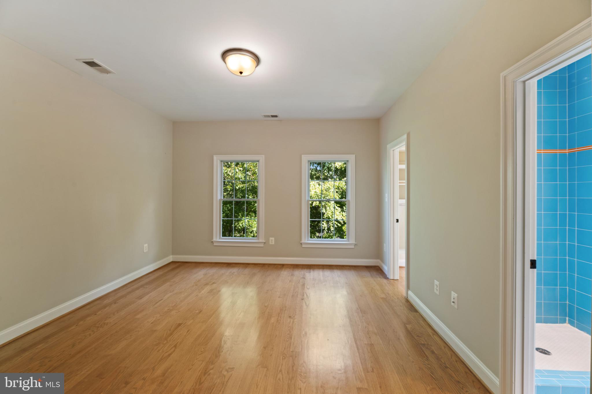 LEE HEIGHTS - Residential