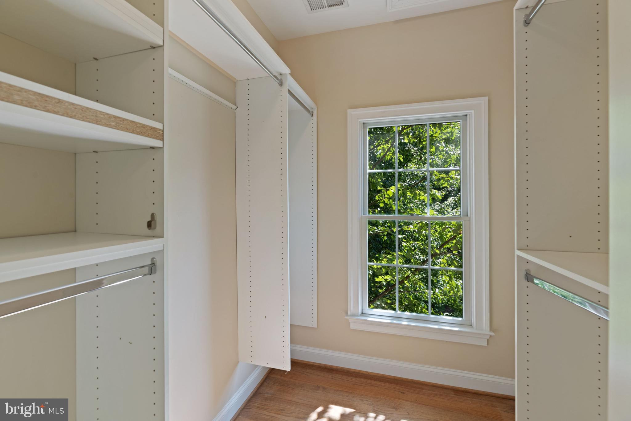 LEE HEIGHTS - Residential