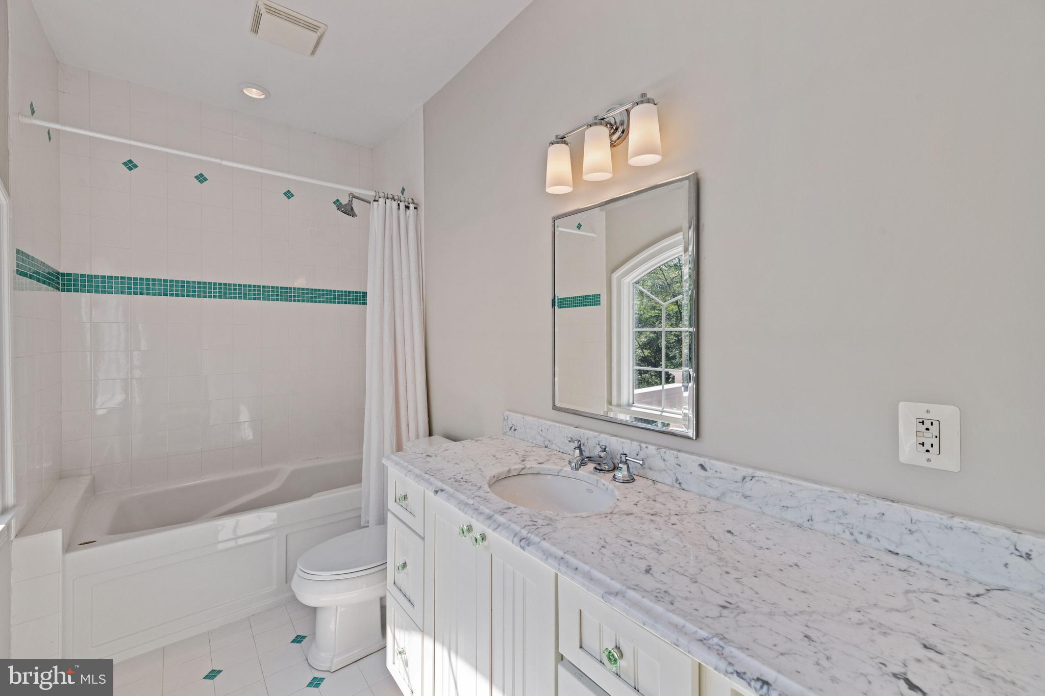 LEE HEIGHTS - Residential