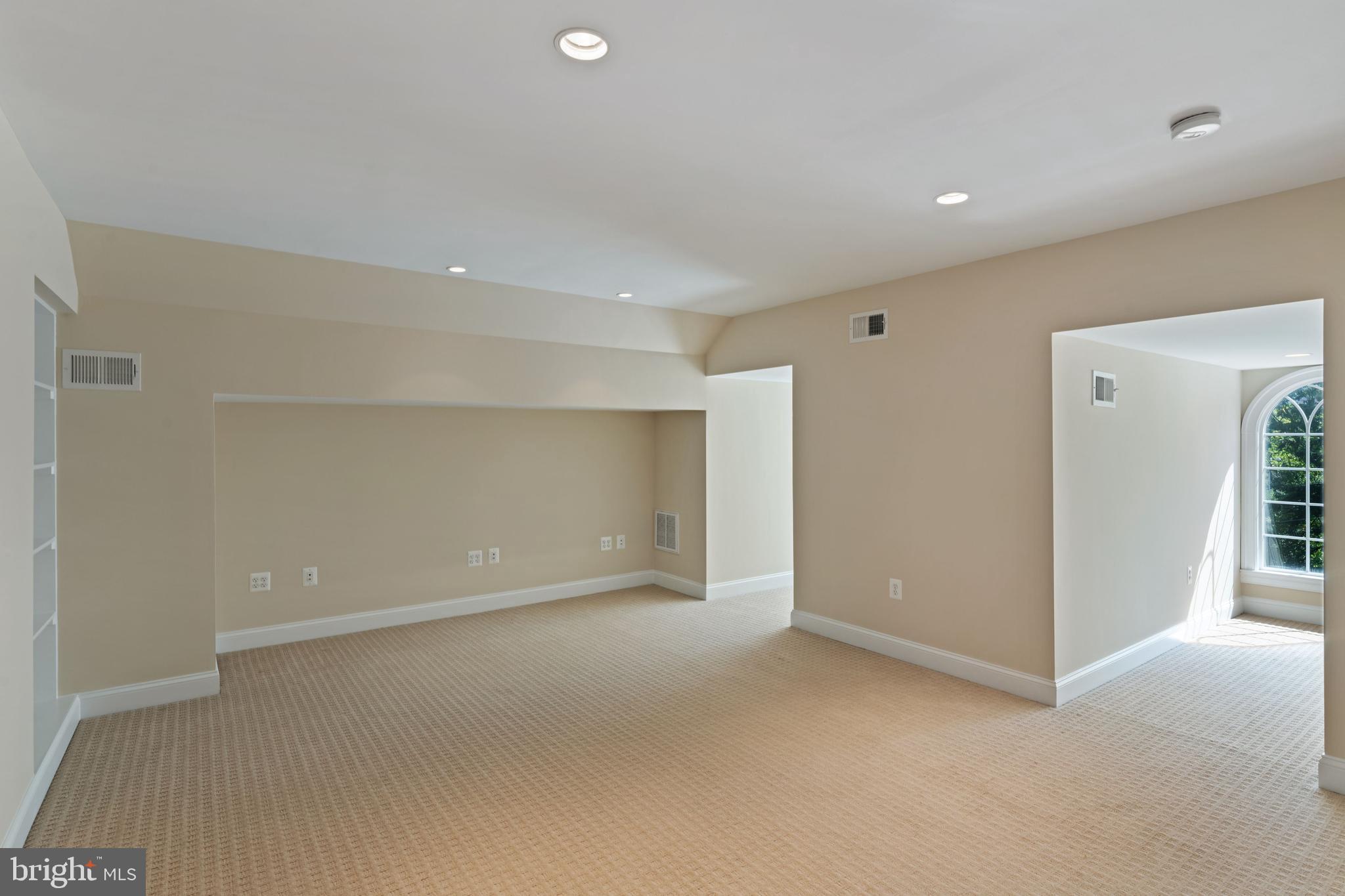 LEE HEIGHTS - Residential