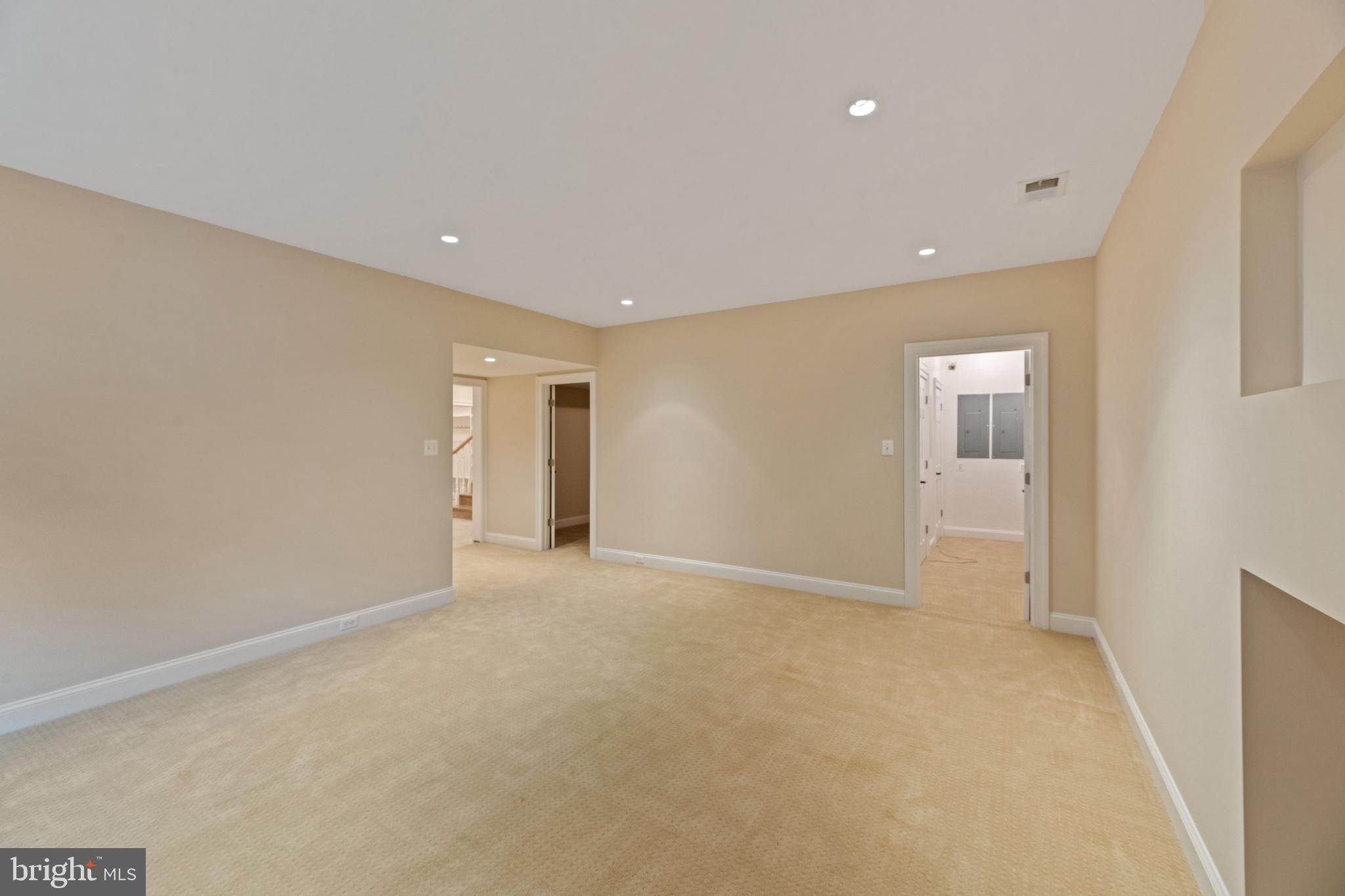 LEE HEIGHTS - Residential