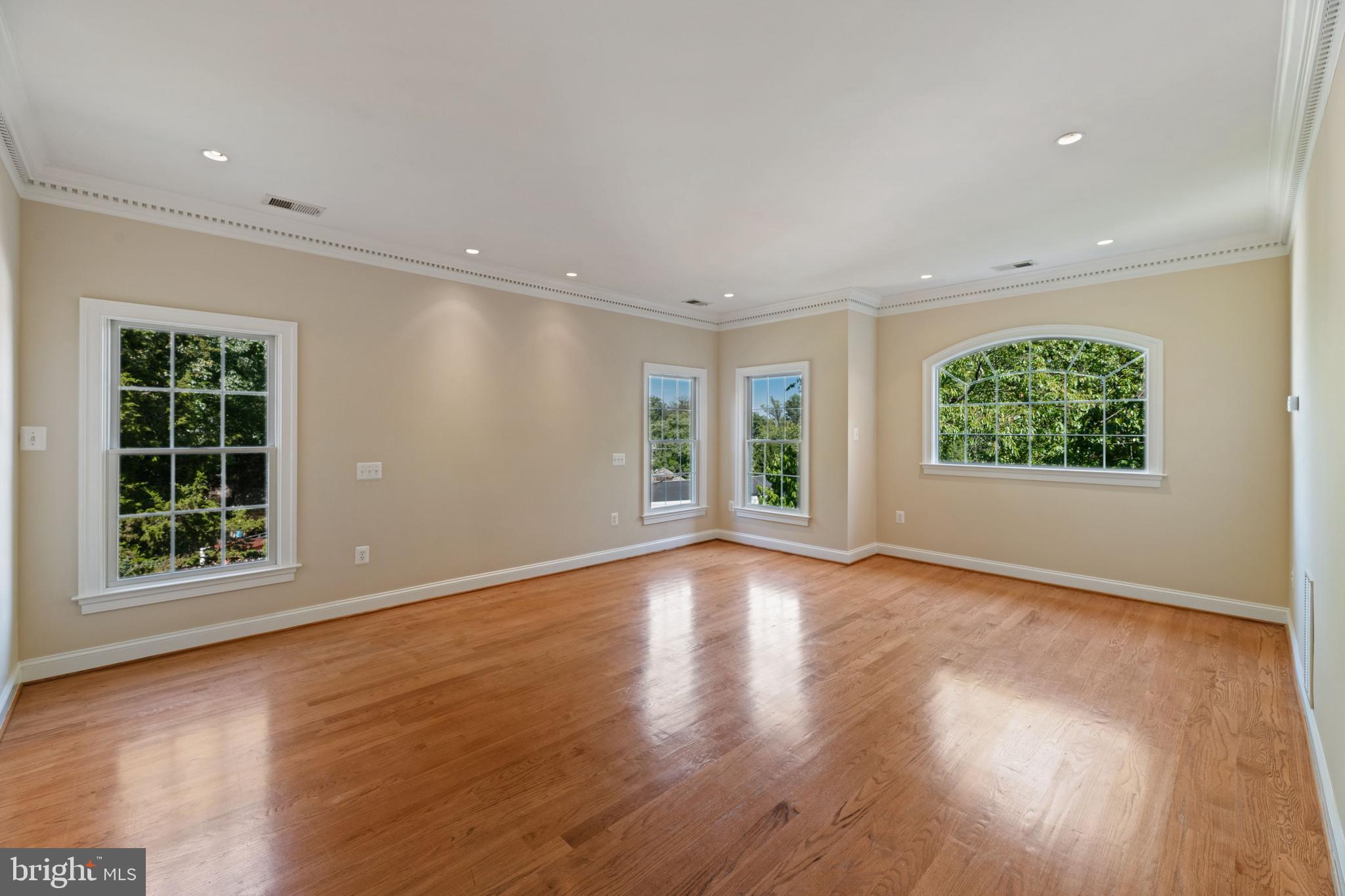 LEE HEIGHTS - Residential