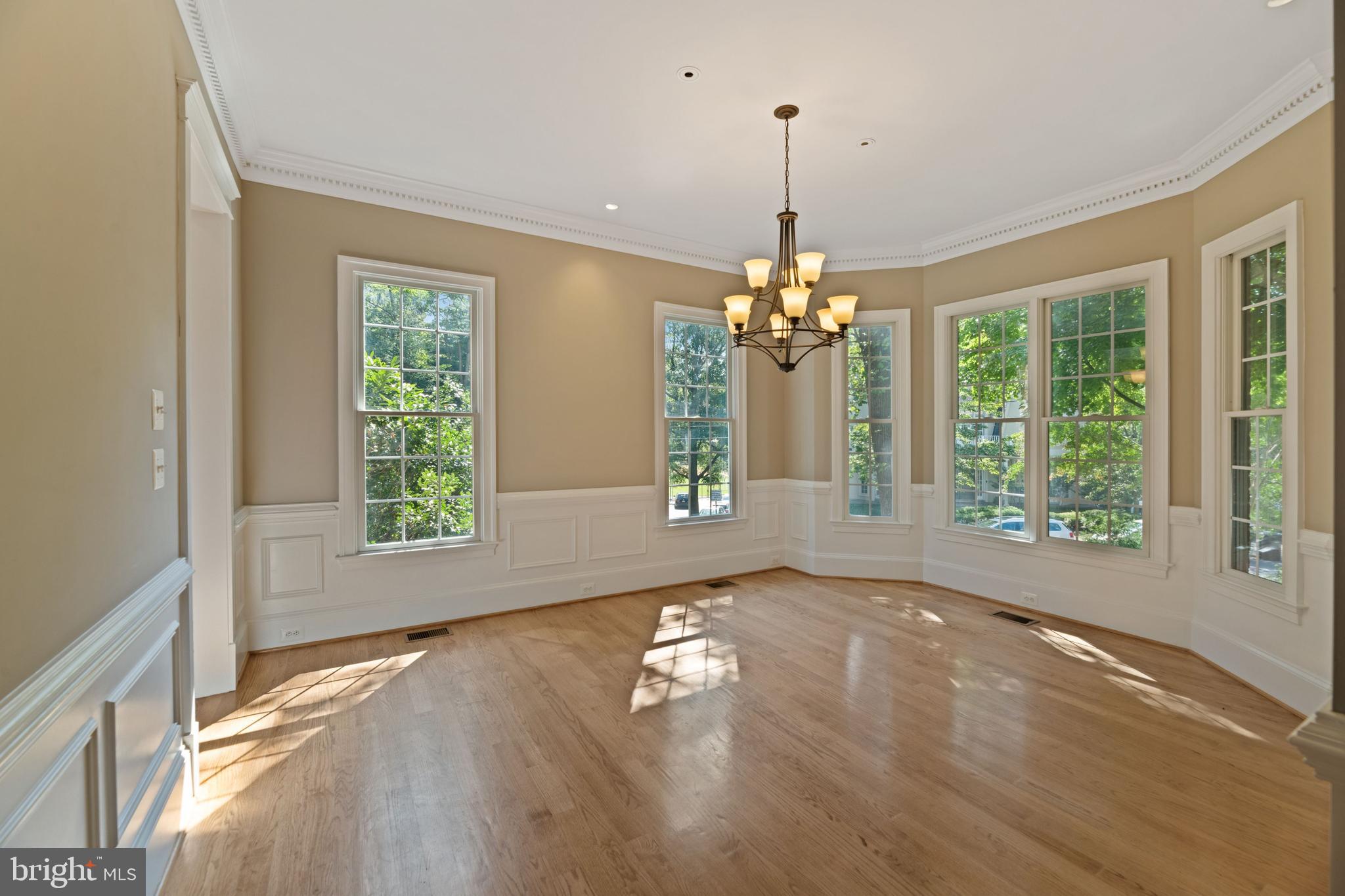 LEE HEIGHTS - Residential