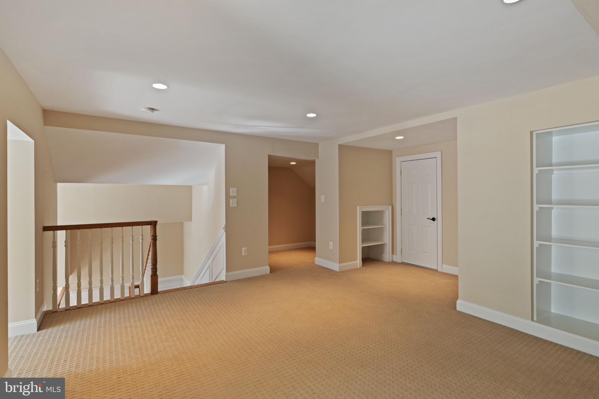 LEE HEIGHTS - Residential