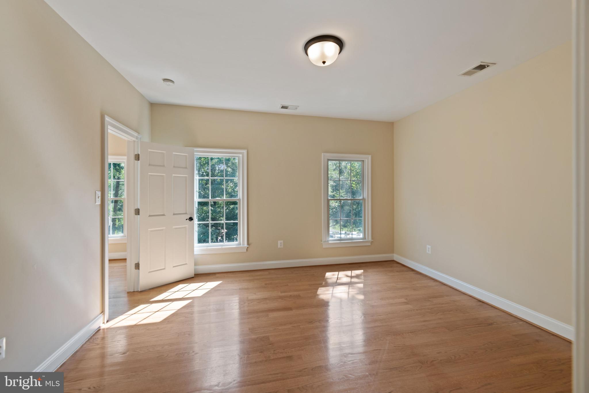 LEE HEIGHTS - Residential