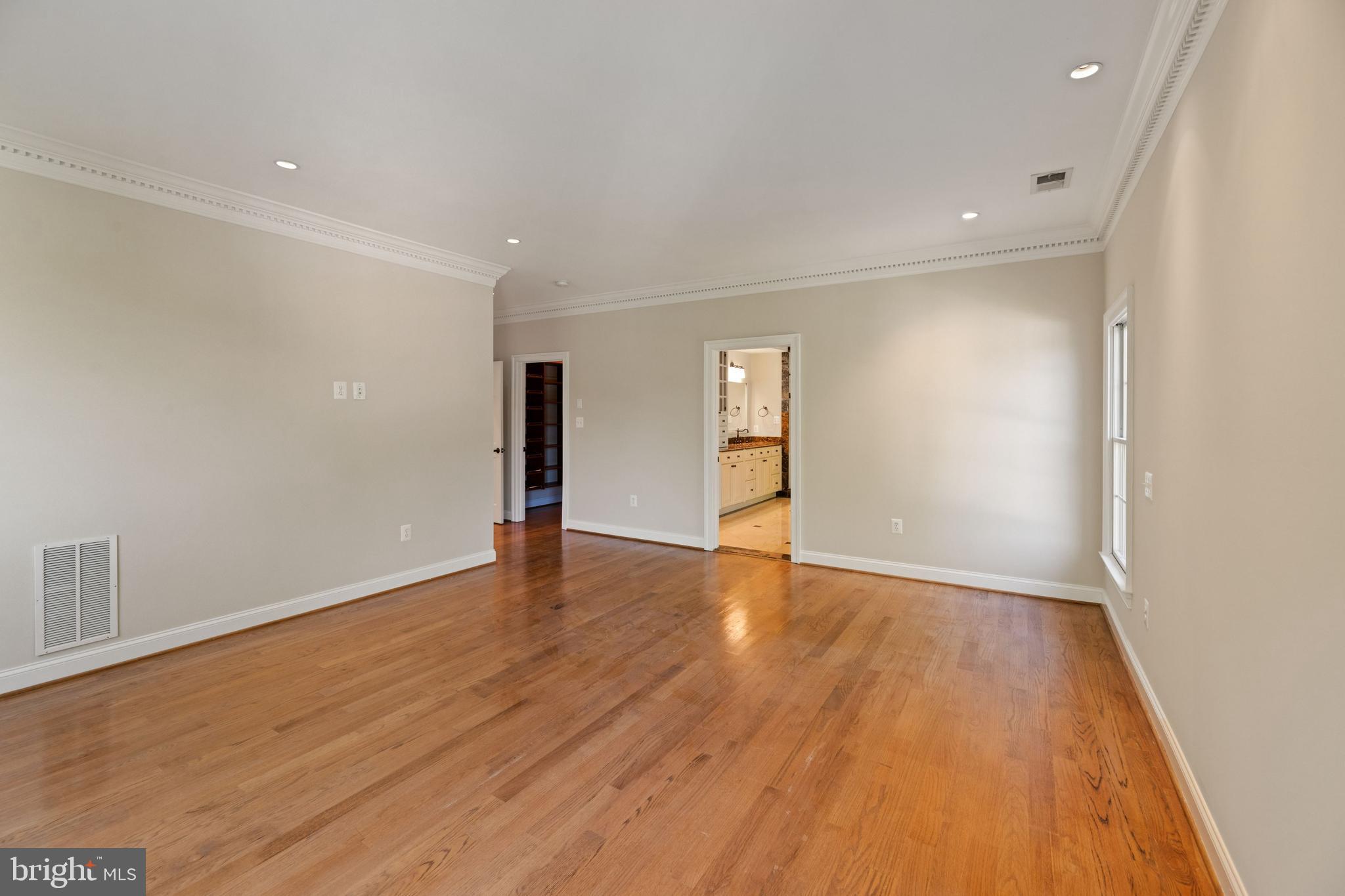 LEE HEIGHTS - Residential