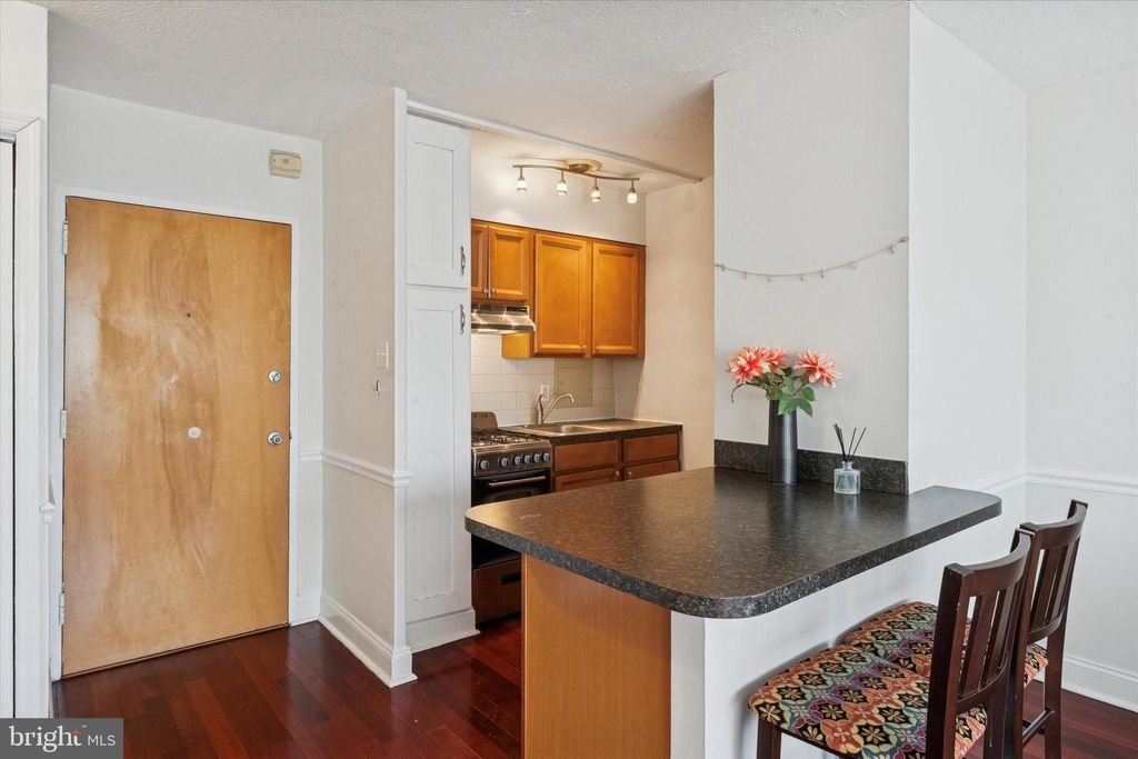 Photo of 2101 - 17 Chestnut Street #1412, PHILADELPHIA, PA 19103 (MLS # PAPH2573930)