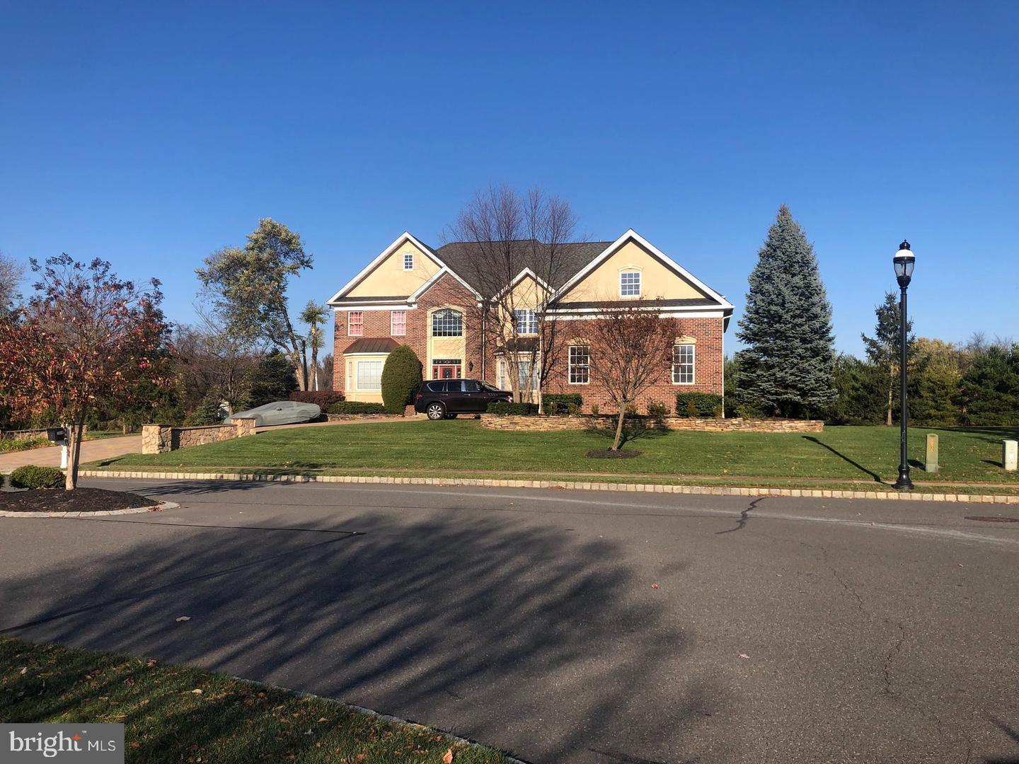 304 CRESCENT DRIVE