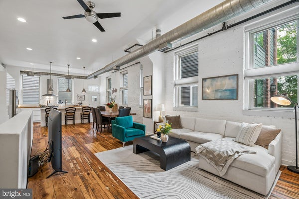 1311 S CARLISLE ST APT B, PHILADELPHIA, PA 19146 - Image cbfc18b77b7bdedbe9d9ea29e24c36df/2805859597