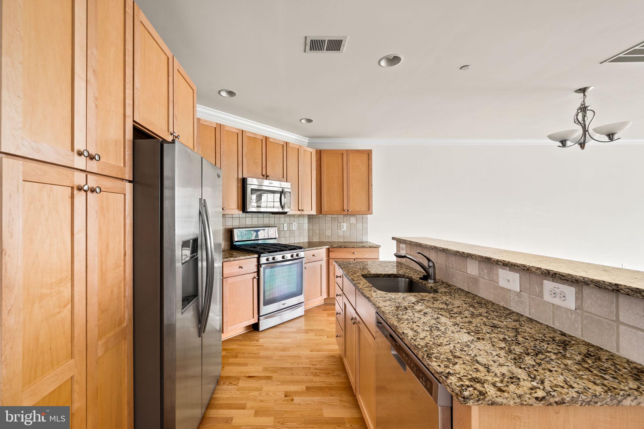 700 COMMODORE COURT 2727