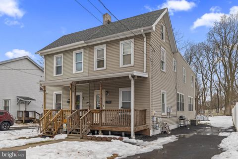 Townhouse For Sale - 106 W Clinton Street<br/> CLAYTON, NJ 08312