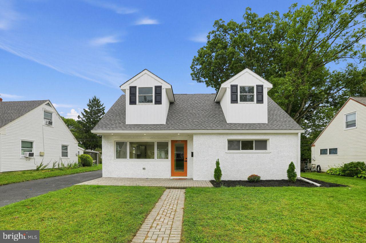 198 OXFORD CIRCLE
