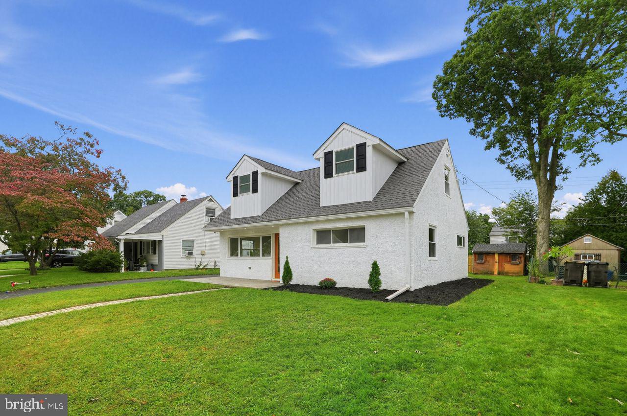 198 OXFORD CIRCLE