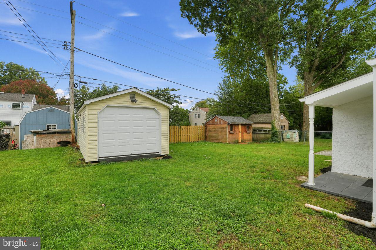 198 OXFORD CIRCLE