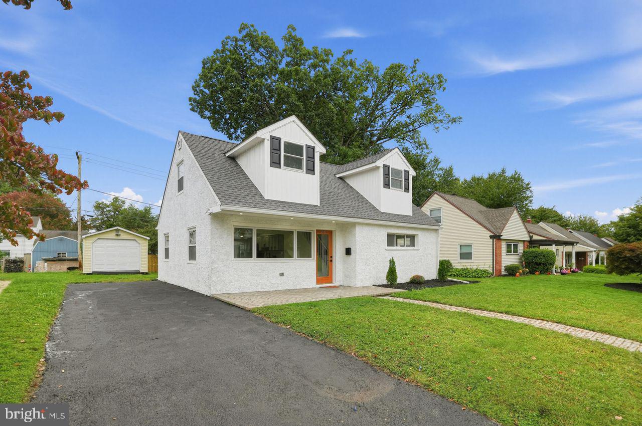198 OXFORD CIRCLE