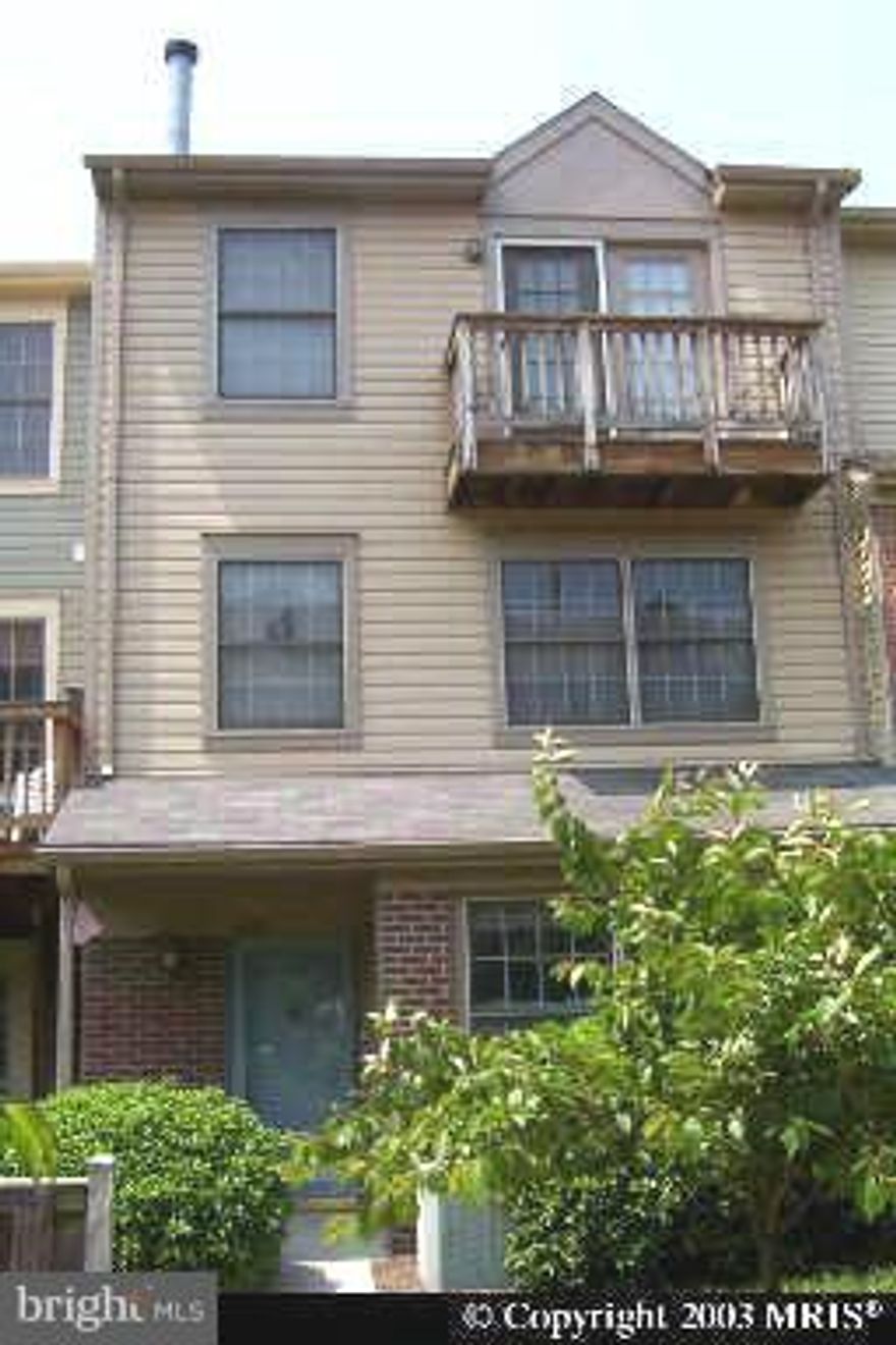 1918 sq ft  3 lvl TH flooded w/sunlight  -  spacious dining area & step down  LR - Family rm w/ fireplace & access to patio; kitchen has gorgeous cabinets,granite,ceramic flooring & updated appliances -  5 ceiling fans -Private master bedroom suite  on upper level has fireplace, french doors, walk in closet, luxury bath & balcony - Enjoy  Westridge amenities including pool & tennis - Move in Now!