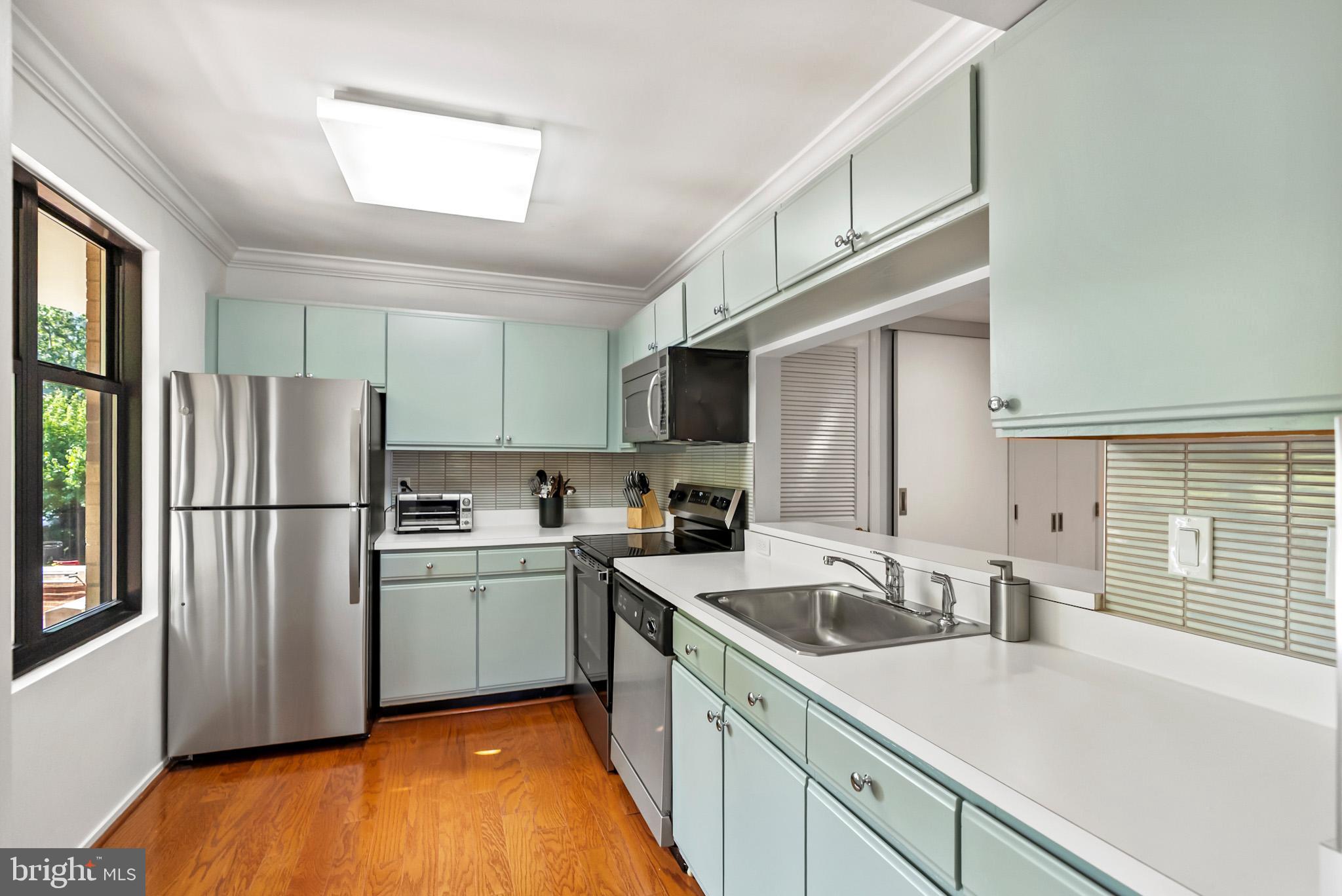 1401 17TH STREET NW 211