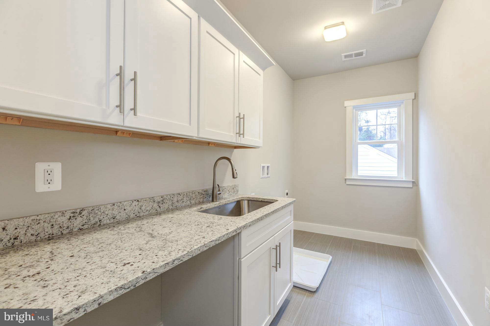 BERKSHIRE OAKWOOD - Residential