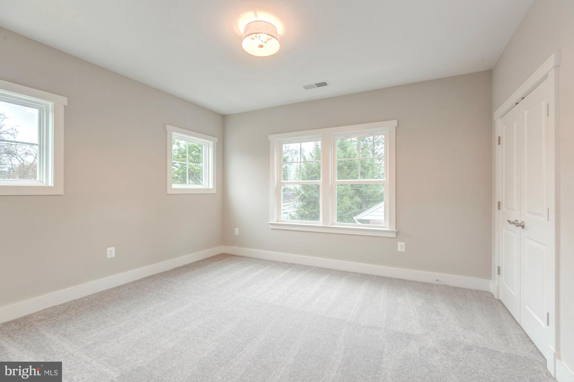 BERKSHIRE OAKWOOD - Residential