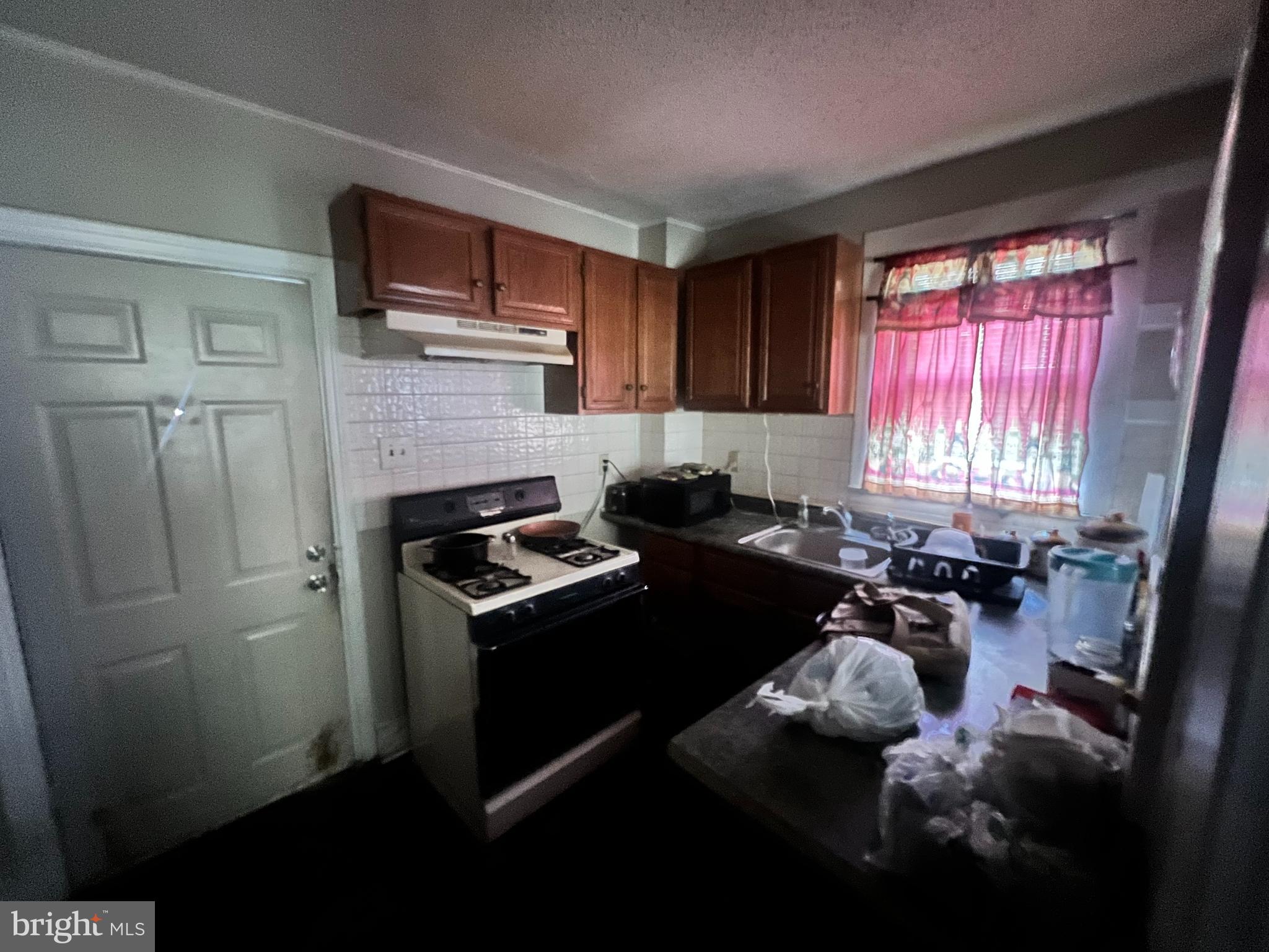 71 W BOUNDARY AVENUE