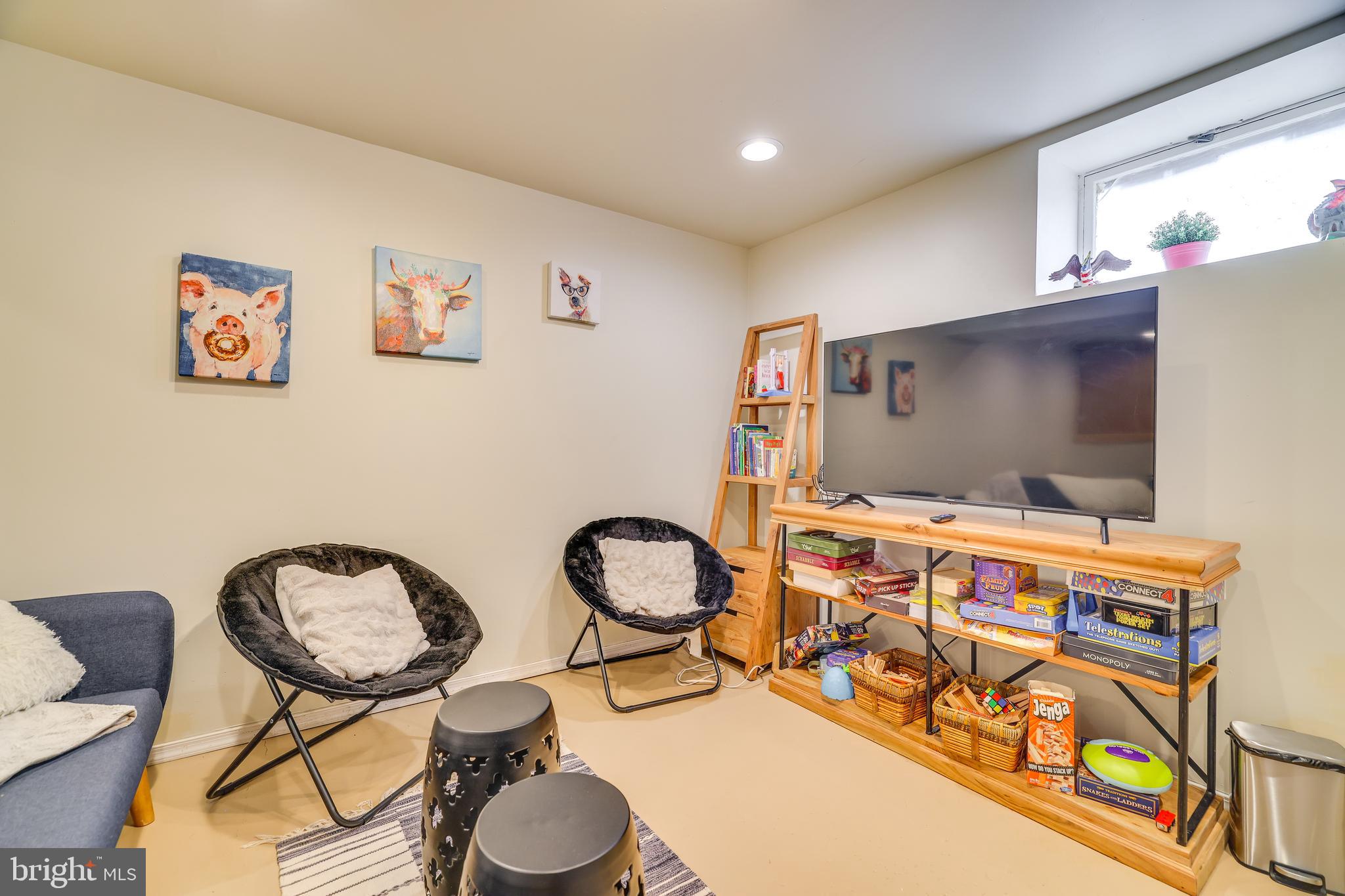 ARROWHEAD LAKES - Residential