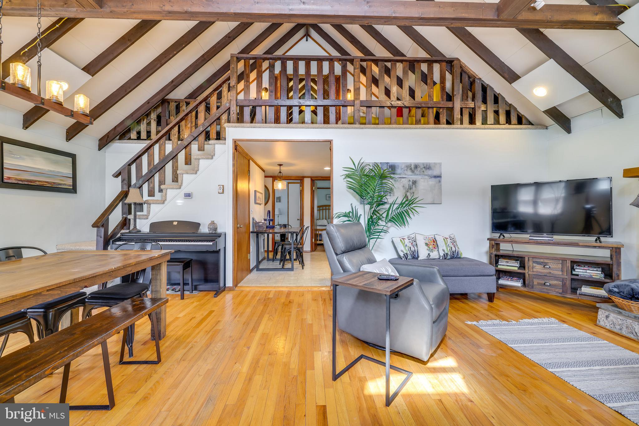 ARROWHEAD LAKES - Residential