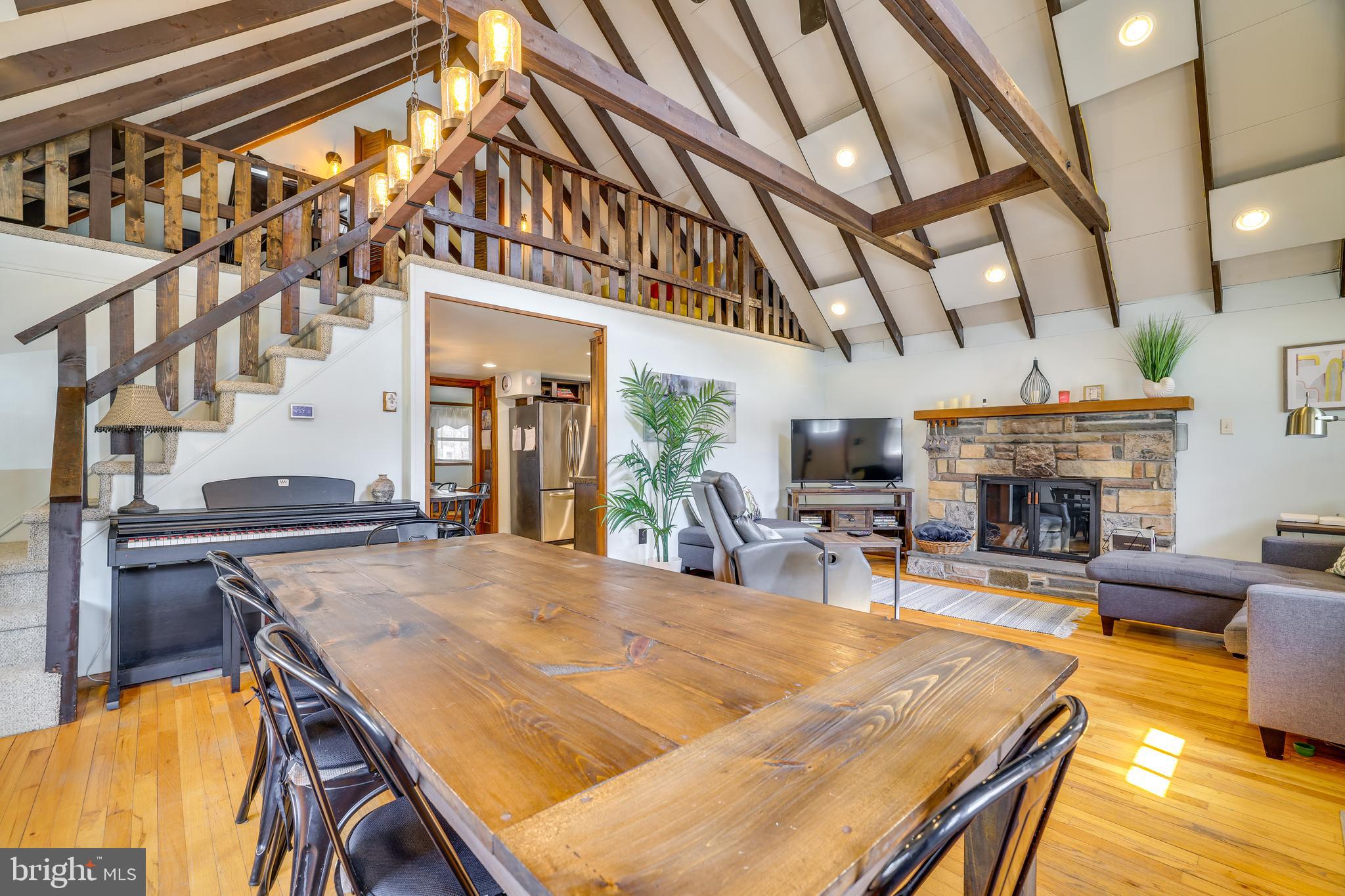 ARROWHEAD LAKES - Residential