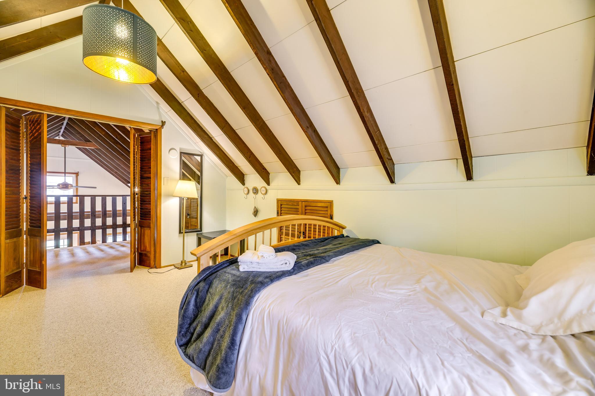 ARROWHEAD LAKES - Residential