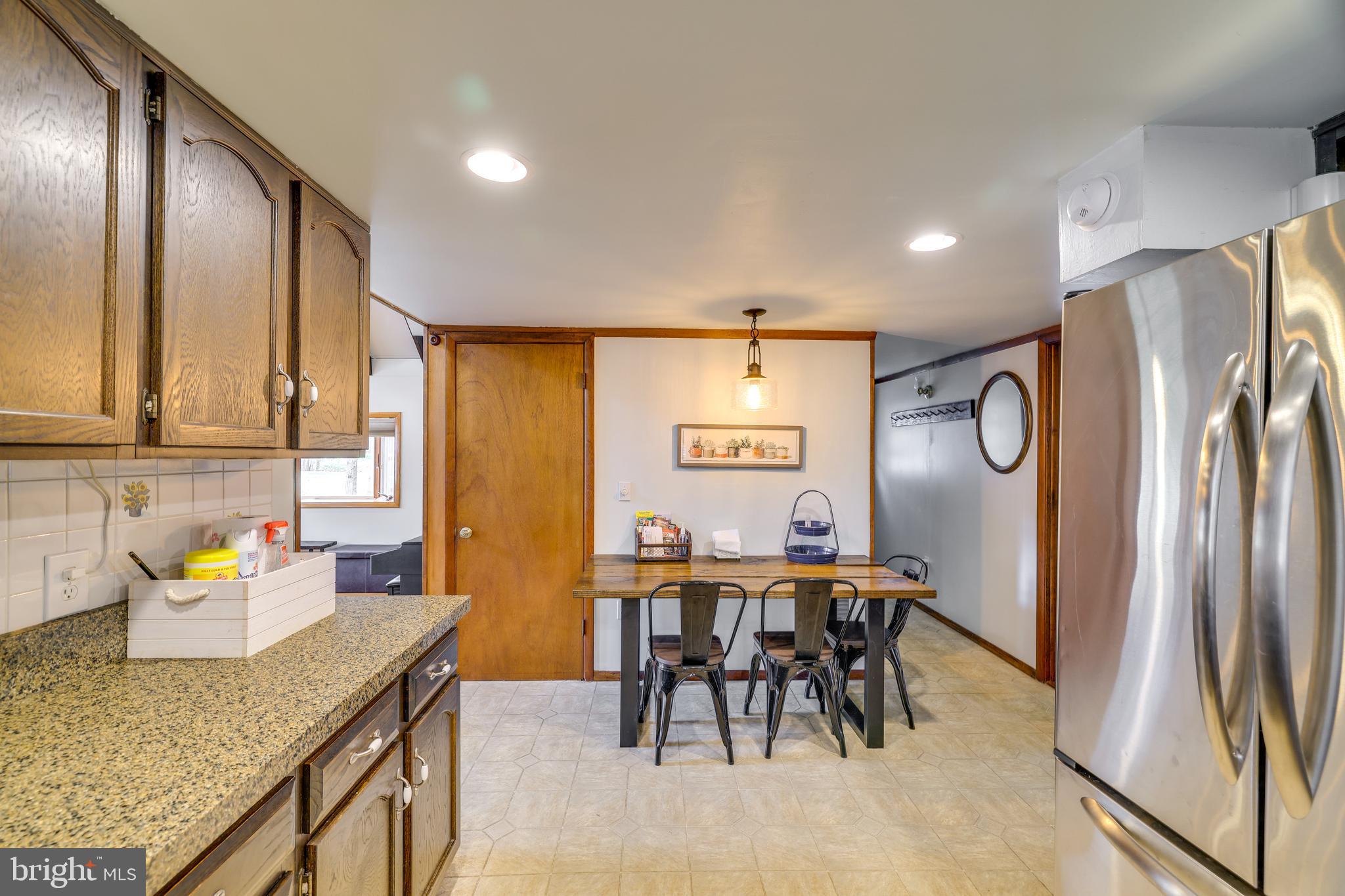 ARROWHEAD LAKES - Residential