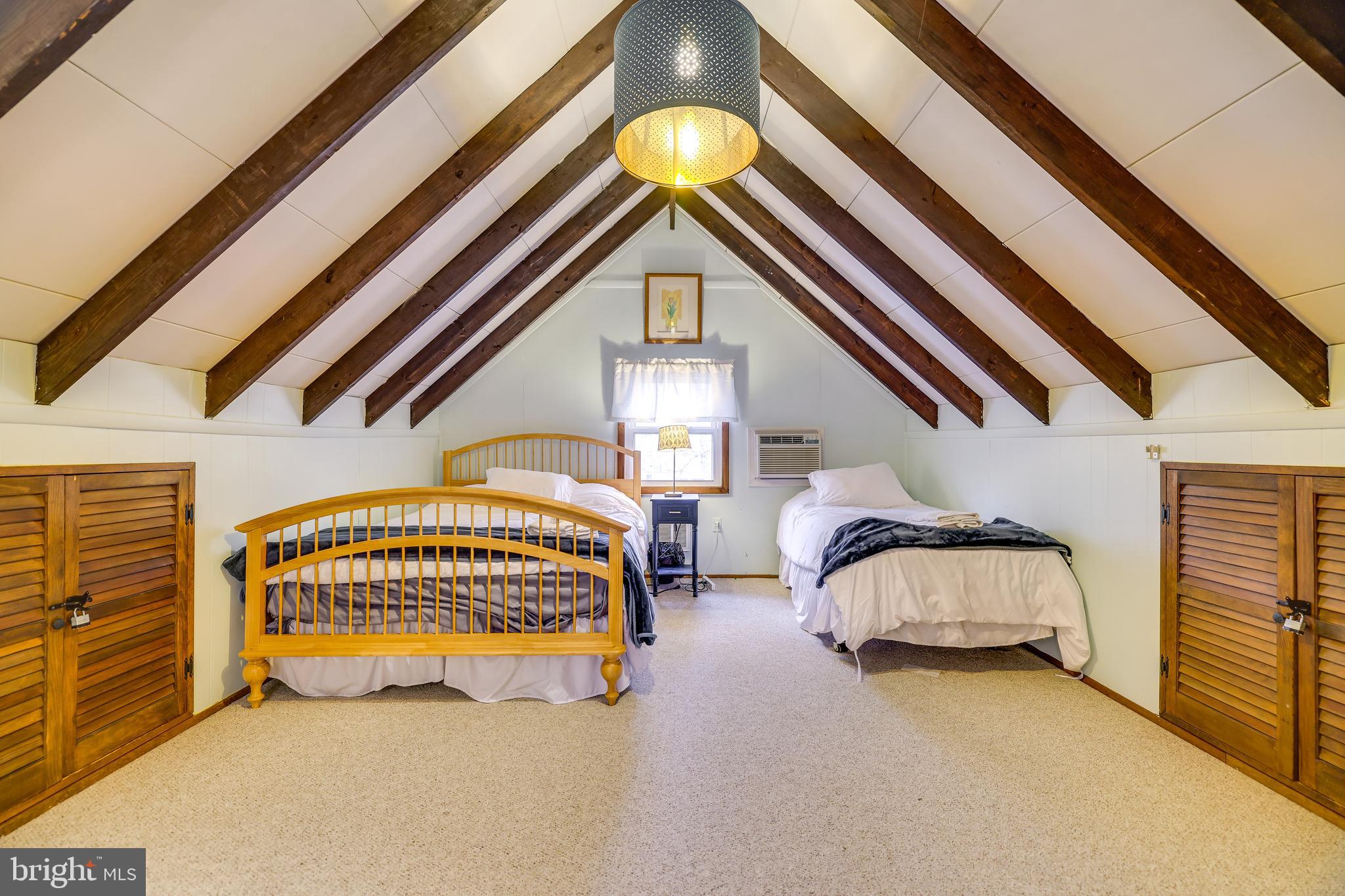 ARROWHEAD LAKES - Residential