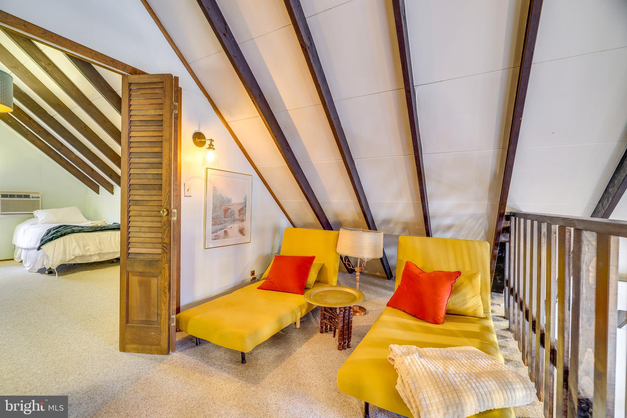 ARROWHEAD LAKES - Residential