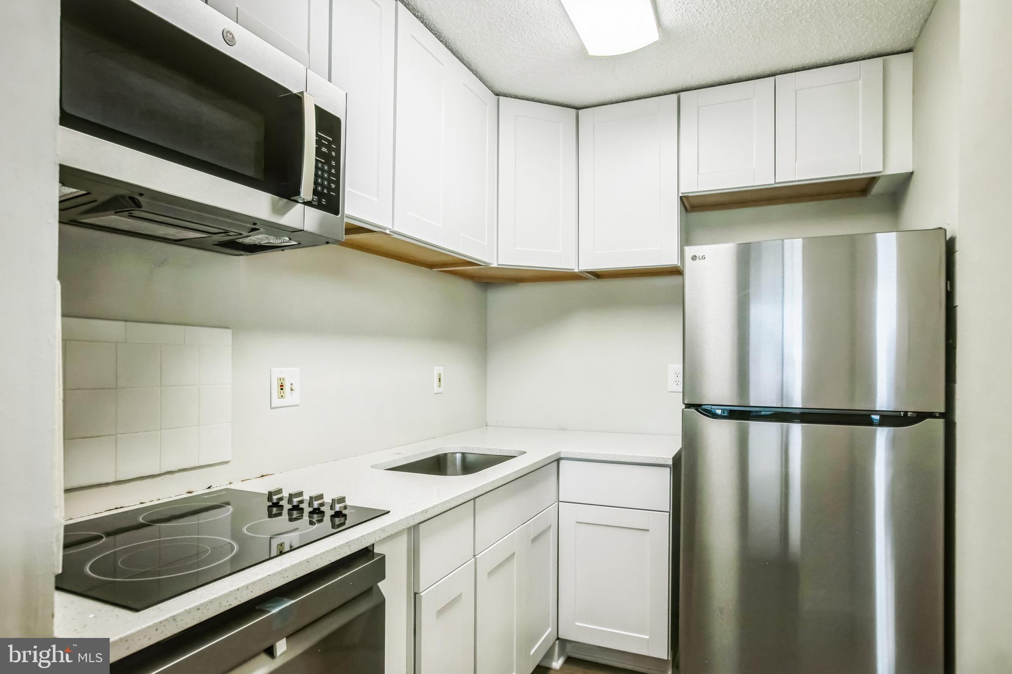 HUNTING CREEK CLUB CONDOMINIUMS - Residential Lease