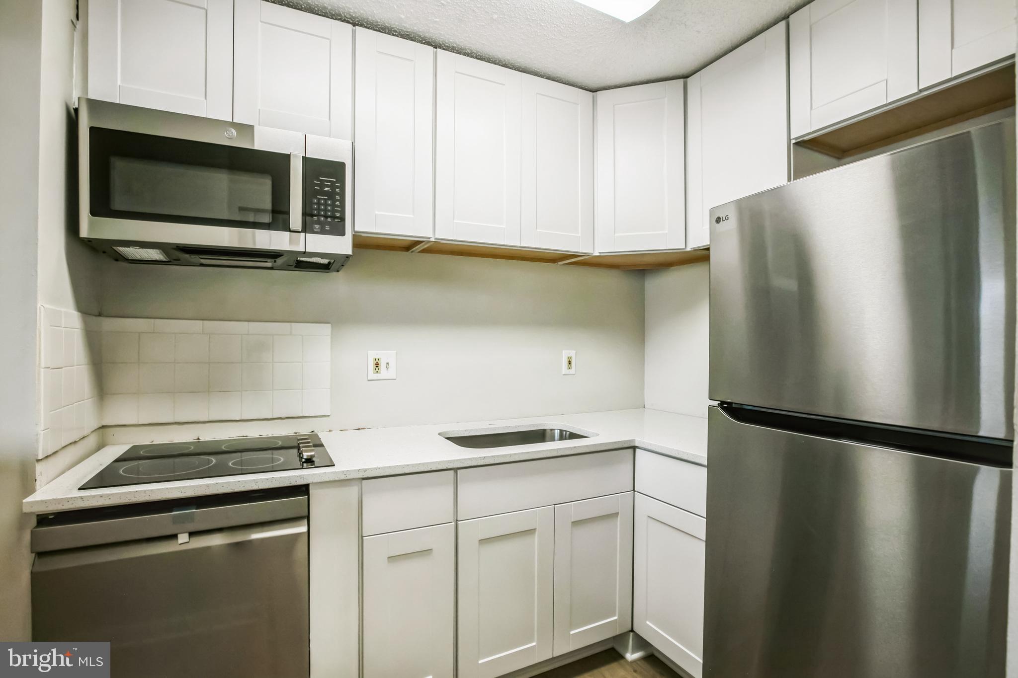 HUNTING CREEK CLUB CONDOMINIUMS - Residential Lease