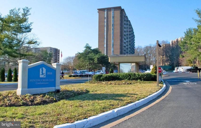 HUNTING CREEK CLUB CONDOMINIUMS - Residential Lease