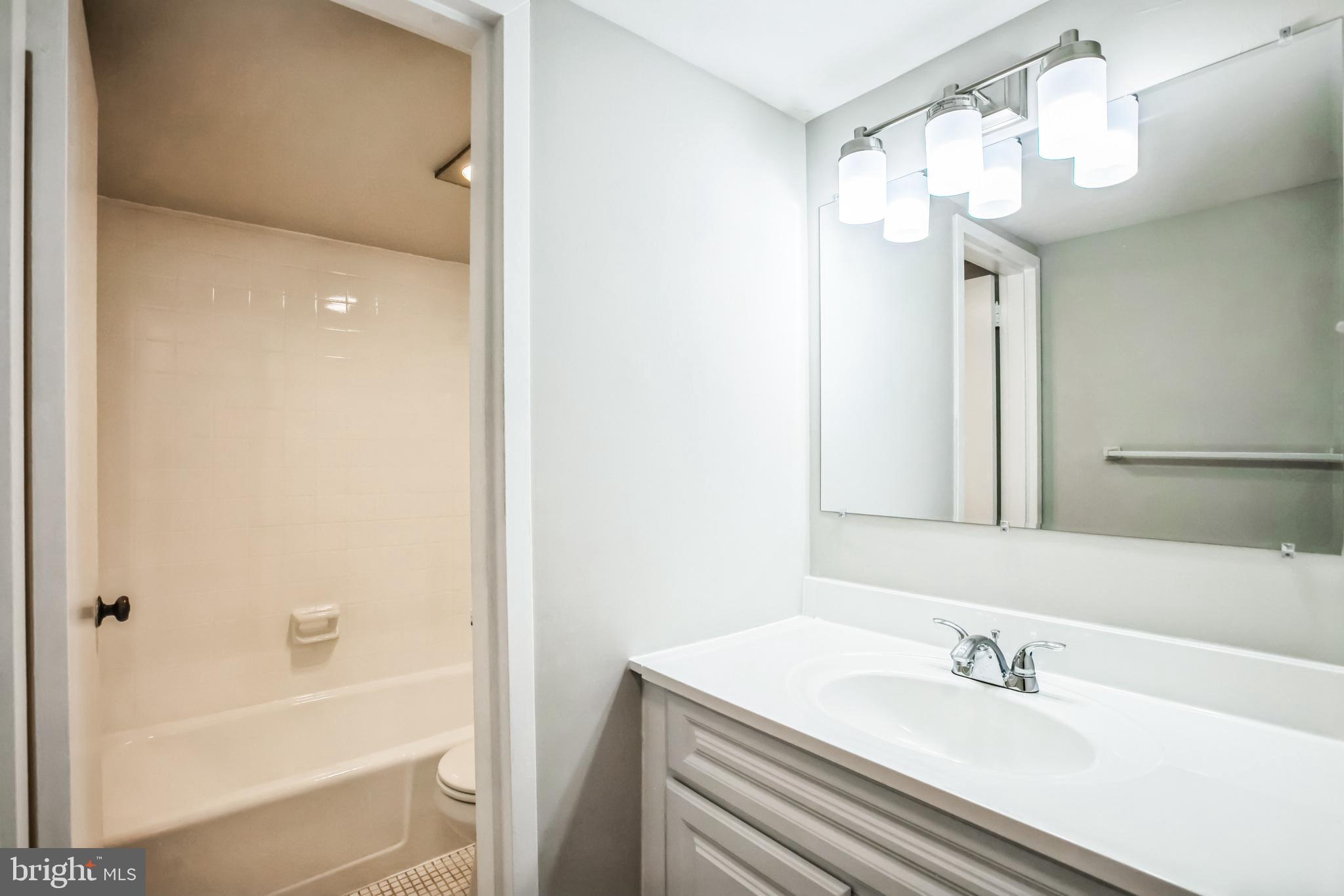 HUNTING CREEK CLUB CONDOMINIUMS - Residential Lease