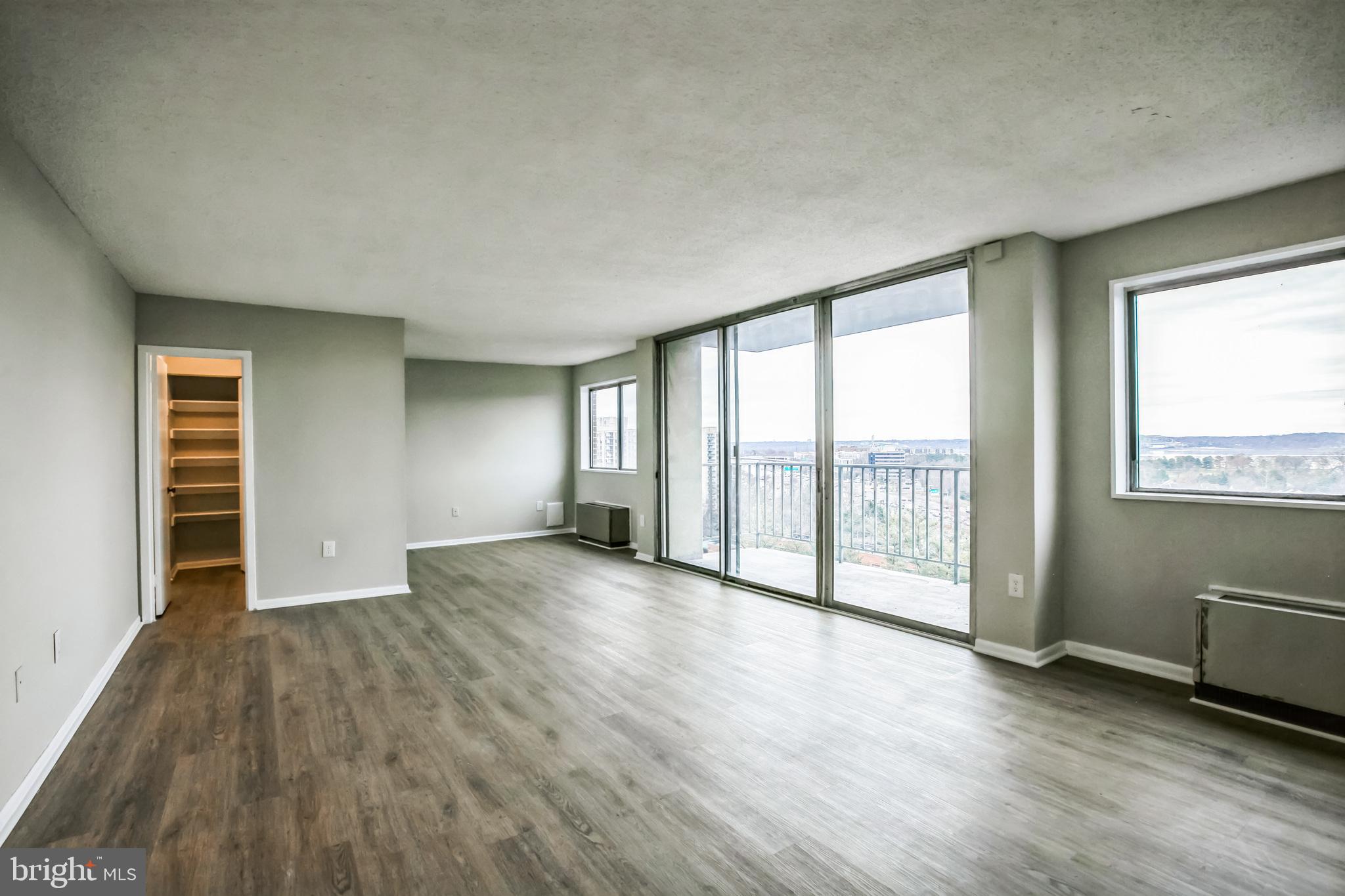 HUNTING CREEK CLUB CONDOMINIUMS - Residential Lease