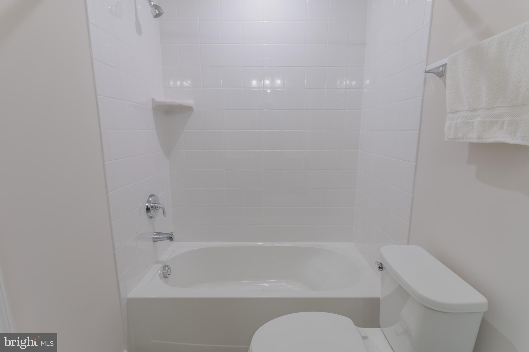 GATEWAY WEST - Residential Lease