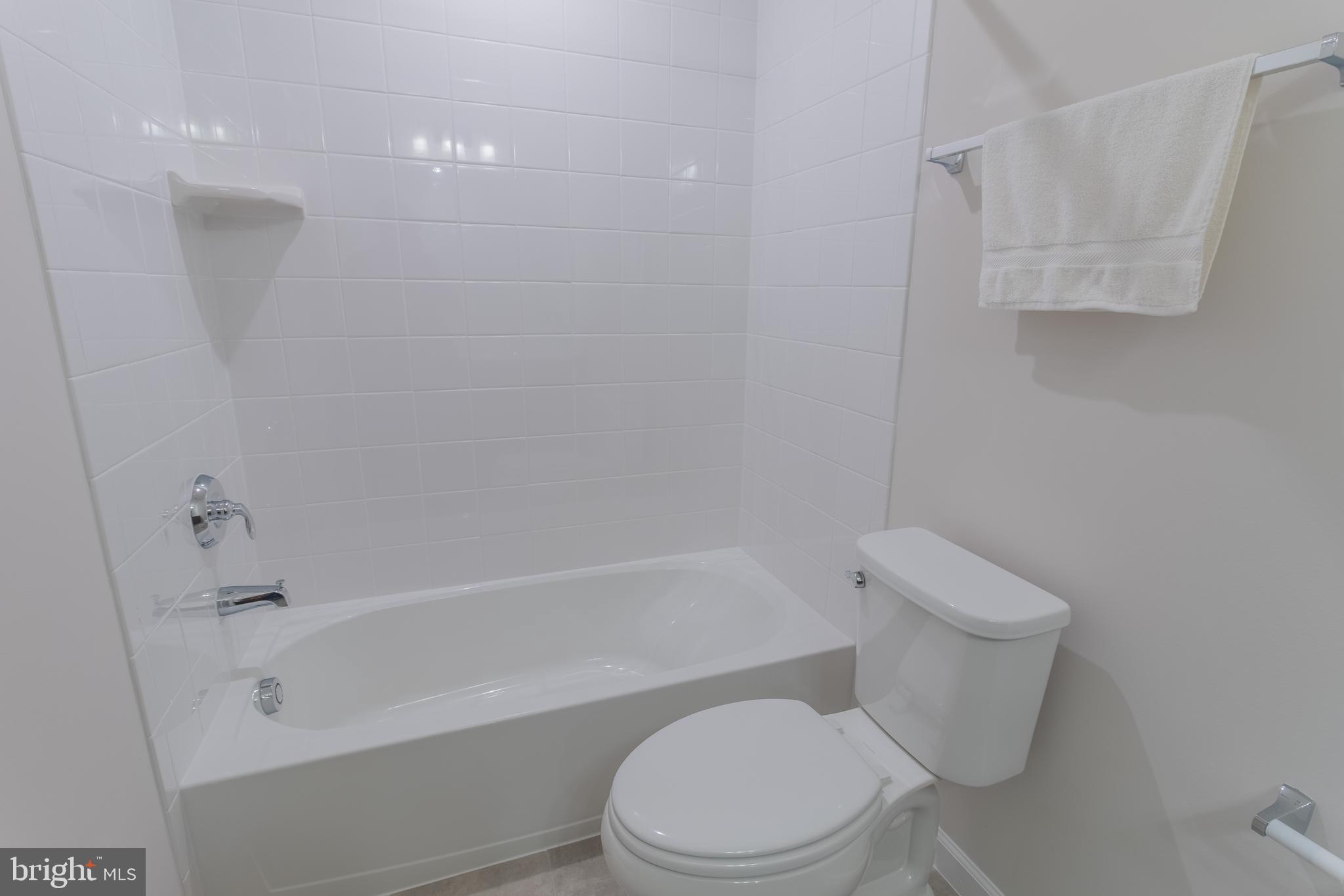 GATEWAY WEST - Residential Lease