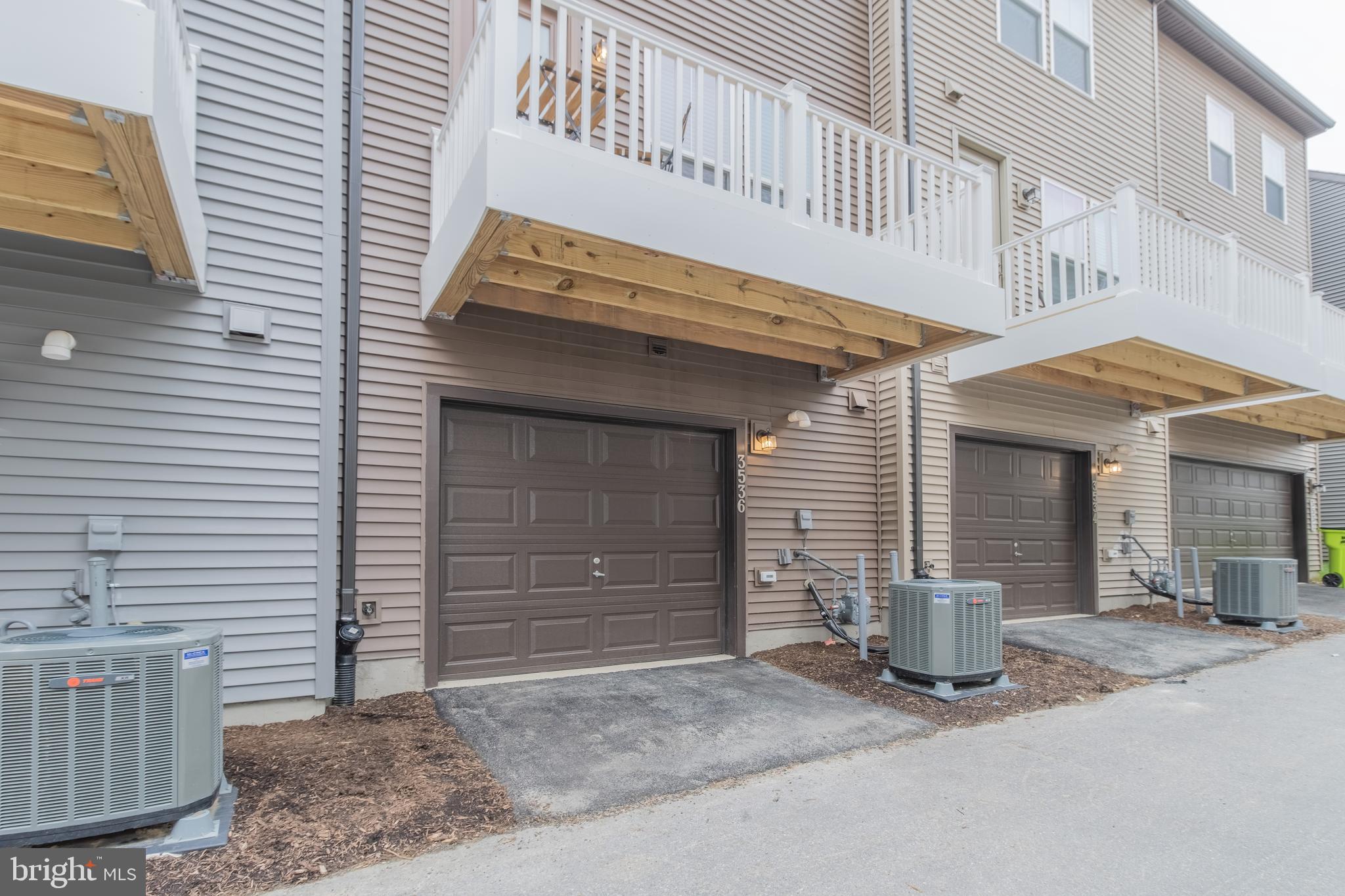 GATEWAY WEST - Residential Lease